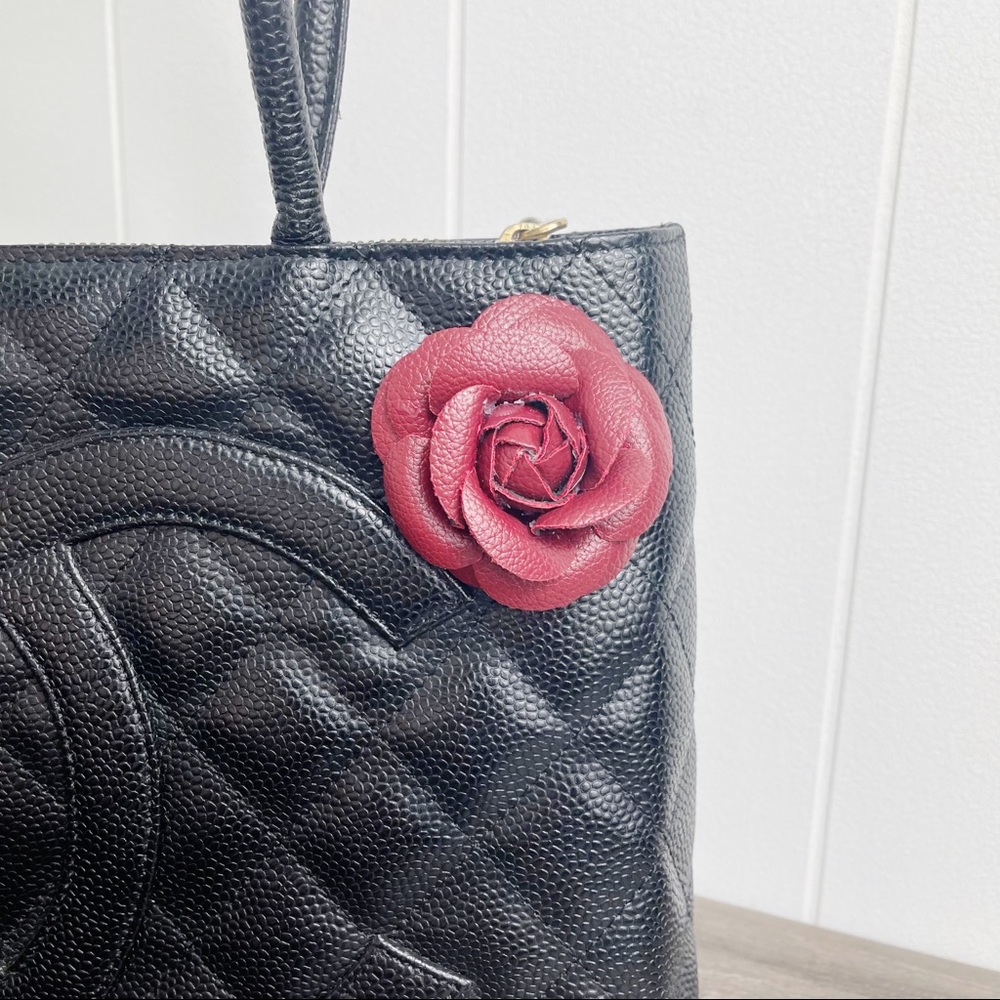 Camellia Flower Vegan Leather Magnetic Bag Charm - Picture 6 of 9